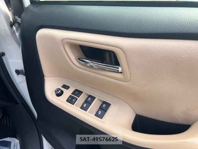 Toyota NOAH 2015-10 8562984-13