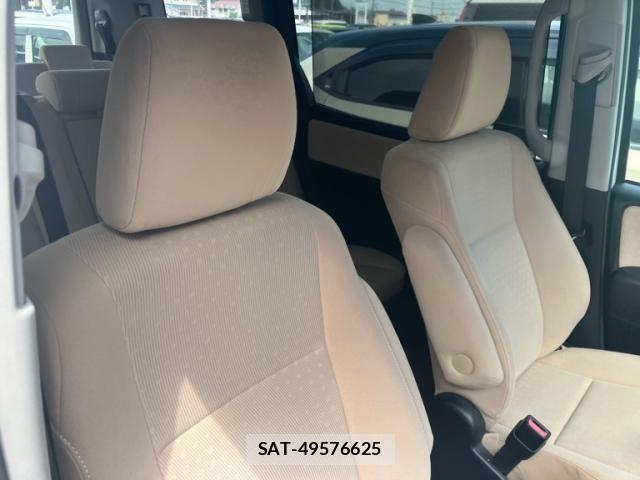 Toyota NOAH 2015-10 8562984-16