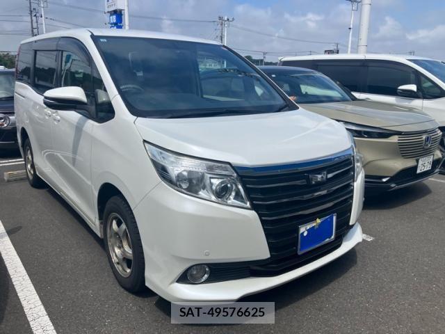 Toyota NOAH 2015-10 8562984-1