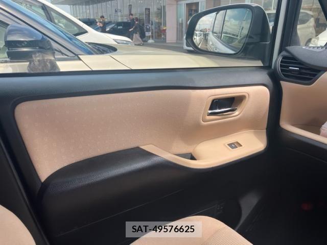 Toyota NOAH 2015-10 8562984-20