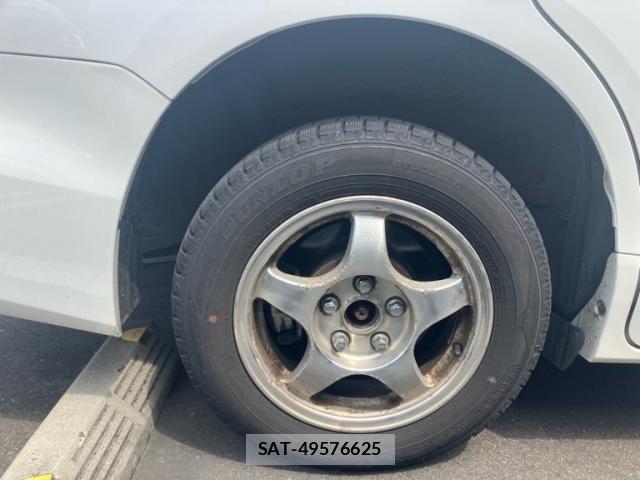 Toyota NOAH 2015-10 8562984-4