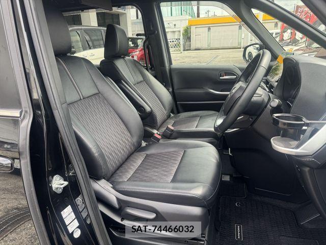Toyota NOAH 2023-07 8562980-9