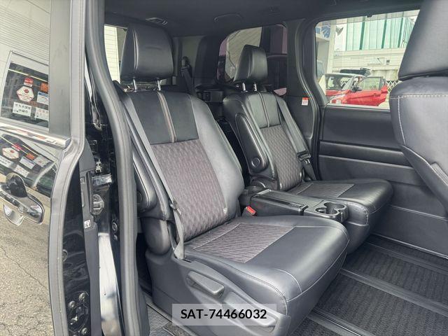 Toyota NOAH 2023-07 8562980-10