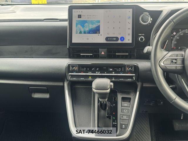 Toyota NOAH 2023-07 8562980-18