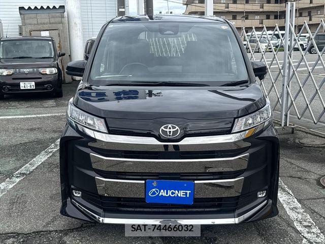 Toyota NOAH 2023-07 8562980-1