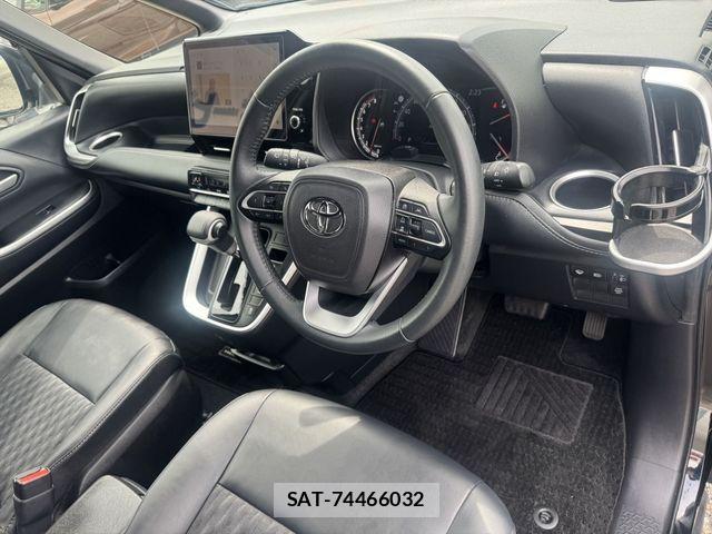 Toyota NOAH 2023-07 8562980-8