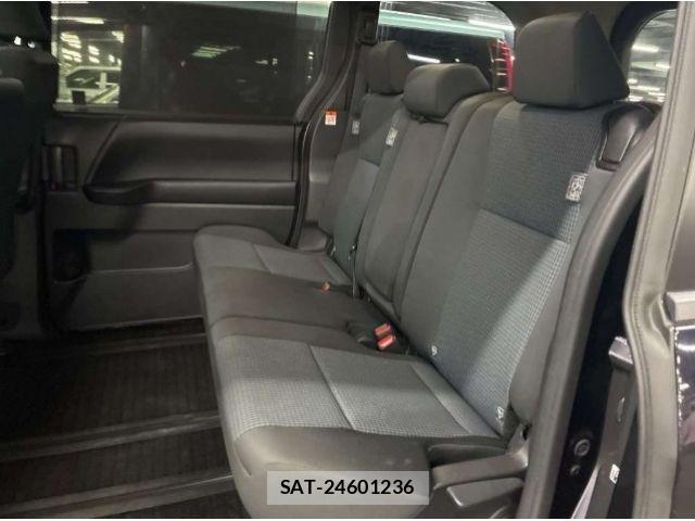 Toyota NOAH 2023-10 8562983-12