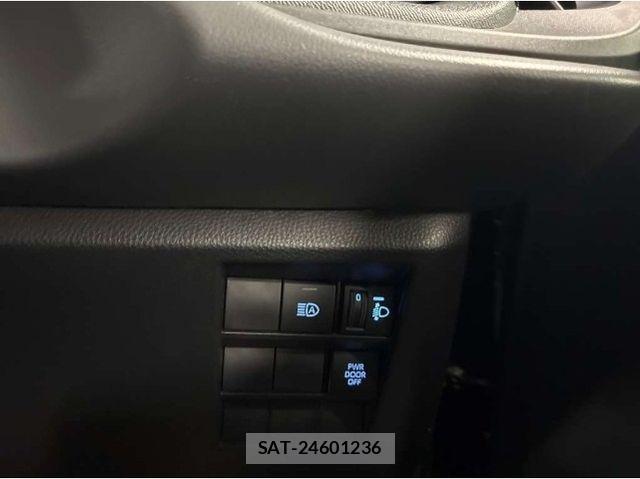 Toyota NOAH 2023-10 8562983-2