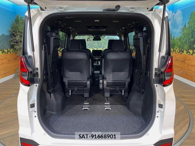 Toyota NOAH 2024-02 8628111-12