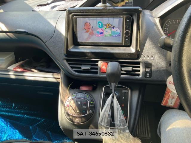 Toyota NOAH 2014-03 8628113-9
