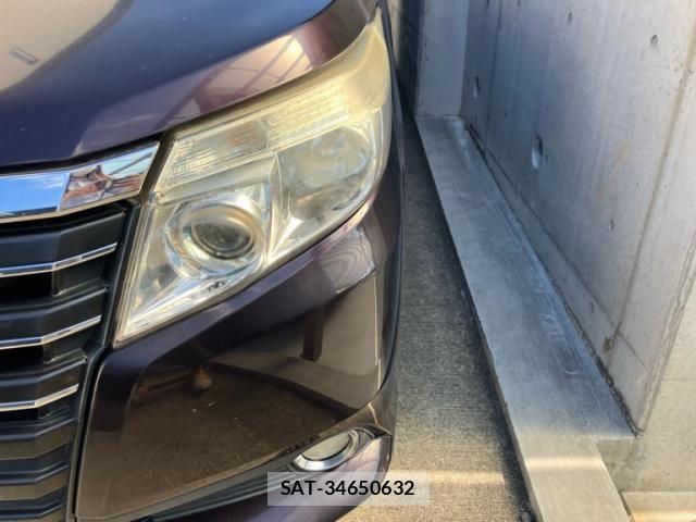Toyota NOAH 2014-03 8628113-15