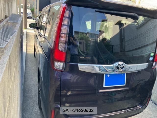 Toyota NOAH 2014-03 8628113-4