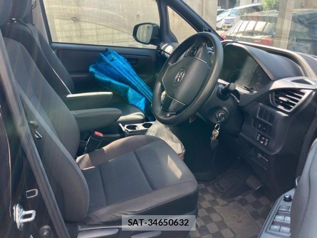 Toyota NOAH 2014-03 8628113-5