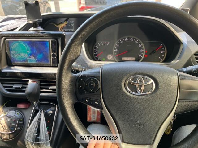 Toyota NOAH 2014-03 8628113-8