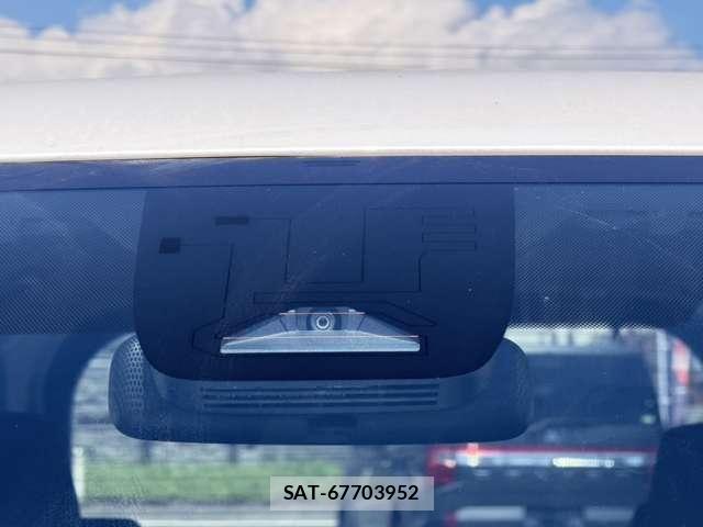 Toyota NOAH 2022-03 8666658-9