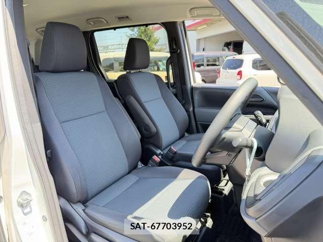 Toyota NOAH 2022-03 8666658-11