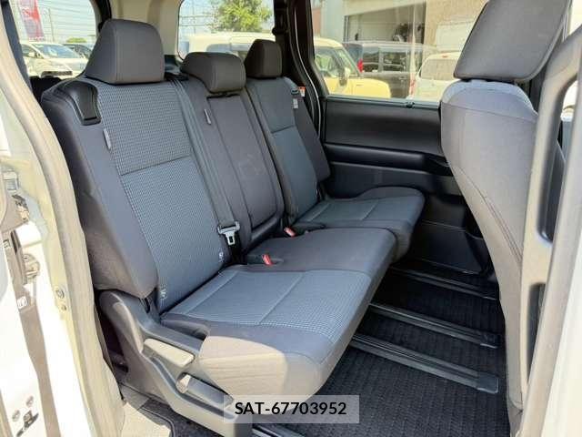 Toyota NOAH 2022-03 8666658-12