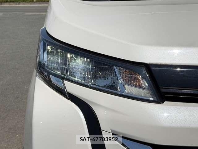 Toyota NOAH 2022-03 8666658-15