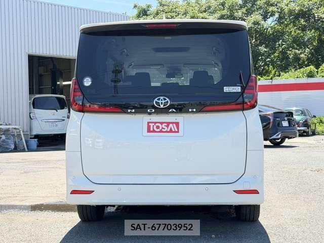 Toyota NOAH 2022-03 8666658-18