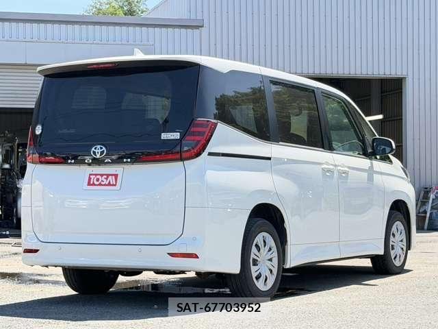 Toyota NOAH 2022-03 8666658-20
