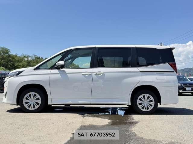 Toyota NOAH 2022-03 8666658-23