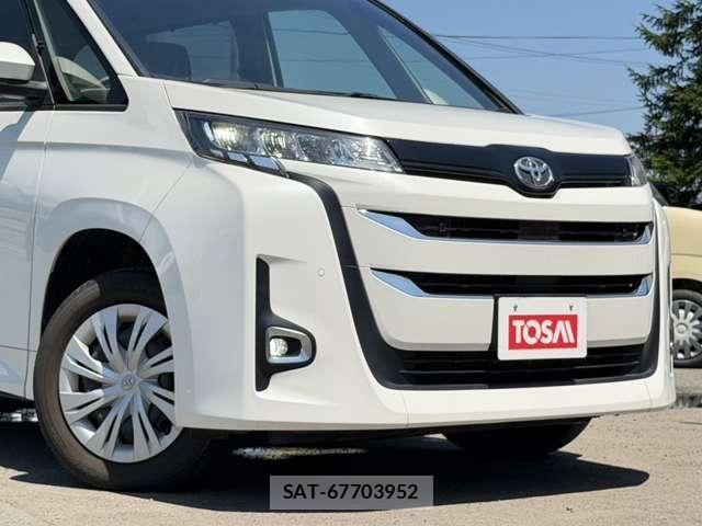 Toyota NOAH 2022-03 8666658-26