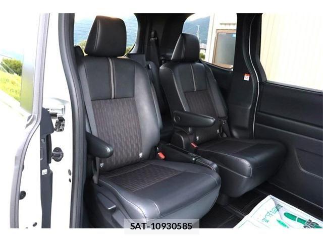 Toyota NOAH 2023-08 8686176-16