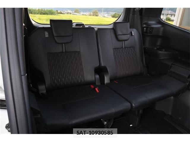 Toyota NOAH 2023-08 8686176-17