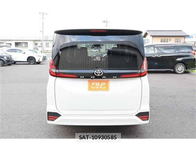 Toyota NOAH 2023-08 8686176-23
