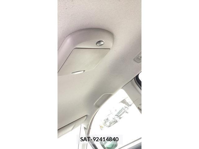 Toyota NOAH 2009-10 8744784-13