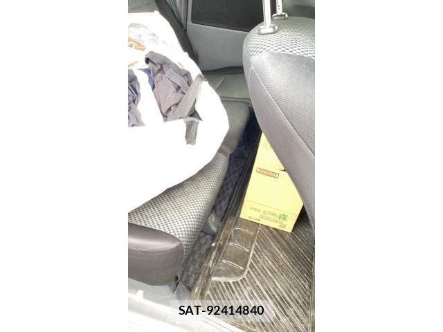 Toyota NOAH 2009-10 8744784-22