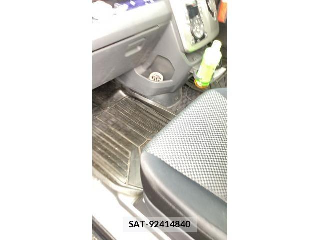 Toyota NOAH 2009-10 8744784-4