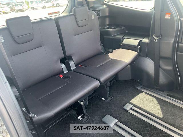 Toyota NOAH 2023-07 8744776-13