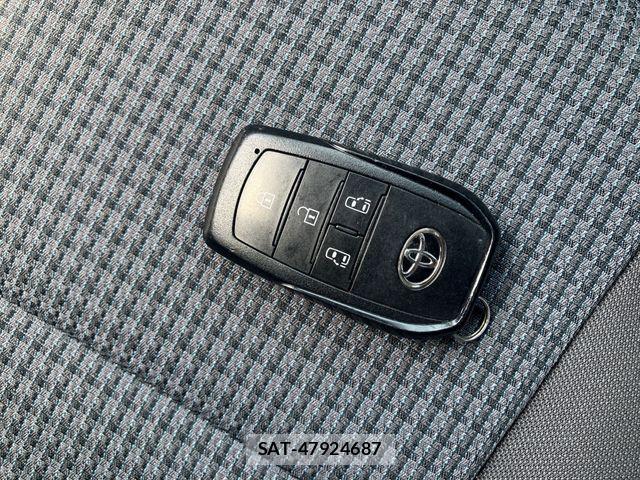 Toyota NOAH 2023-07 8744776-16