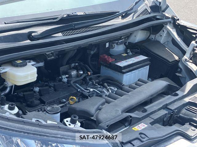 Toyota NOAH 2023-07 8744776-17