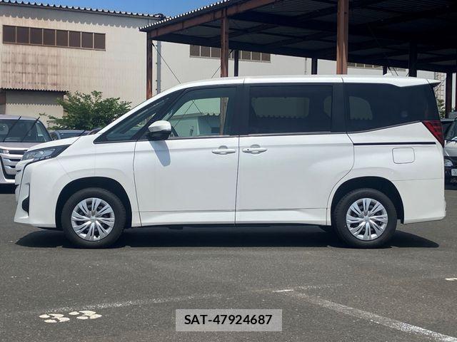 Toyota NOAH 2023-07 8744776-19