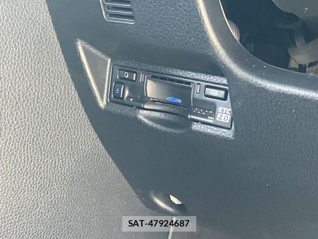 Toyota NOAH 2023-07 8744776-4