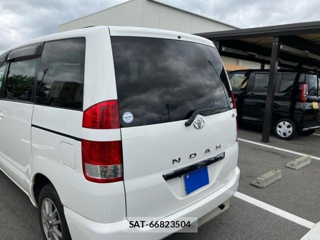 Toyota NOAH 2007-04 8744782-3