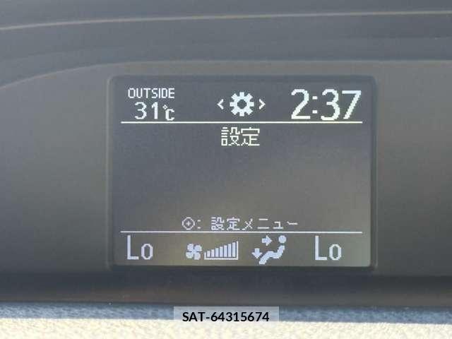 Toyota NOAH 2017-03 8744777-13