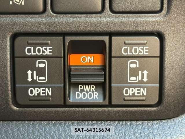 Toyota NOAH 2017-03 8744777-14