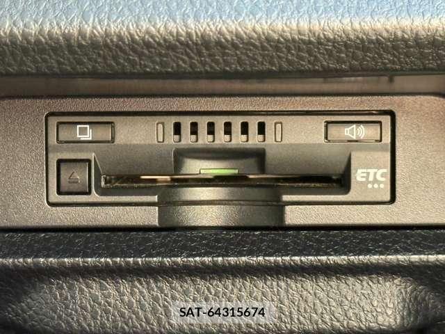 Toyota NOAH 2017-03 8744777-16
