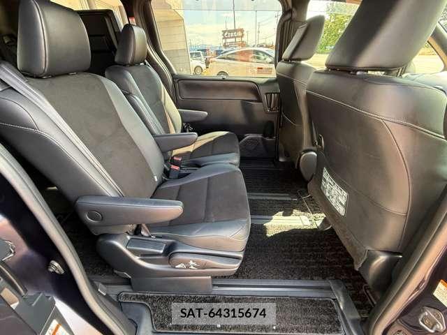Toyota NOAH 2017-03 8744777-29