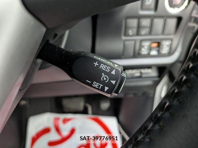 Toyota NOAH 2019-03 8744775-20