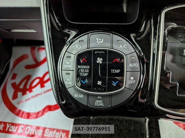 Toyota NOAH 2019-03 8744775-23