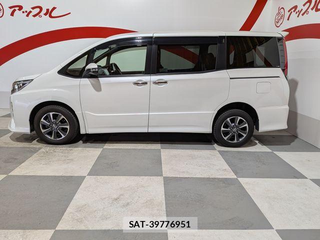 Toyota NOAH 2019-03 8744775-2