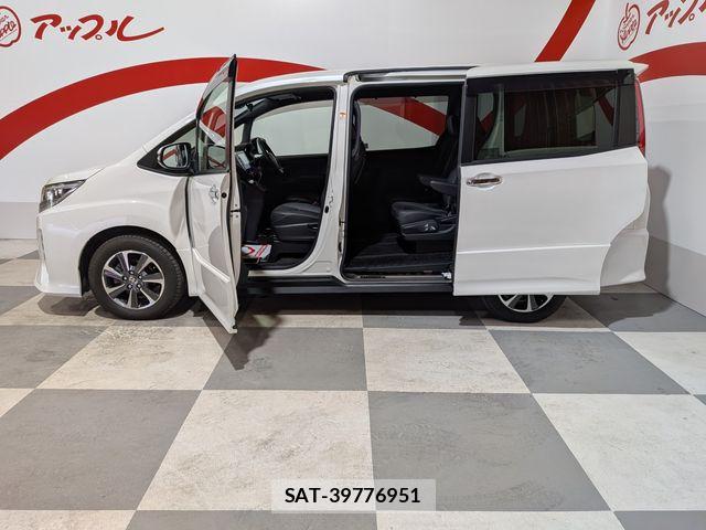 Toyota NOAH 2019-03 8744775-3