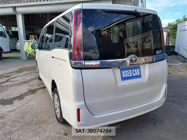 Toyota NOAH 2021-08 8744779-10