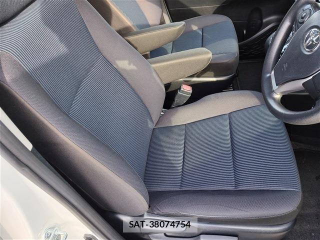 Toyota NOAH 2021-08 8744779-13