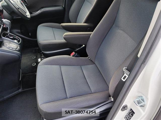 Toyota NOAH 2021-08 8744779-15