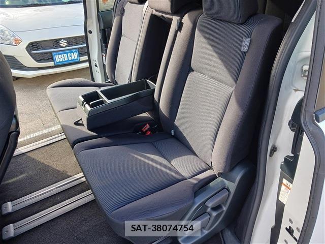 Toyota NOAH 2021-08 8744779-16